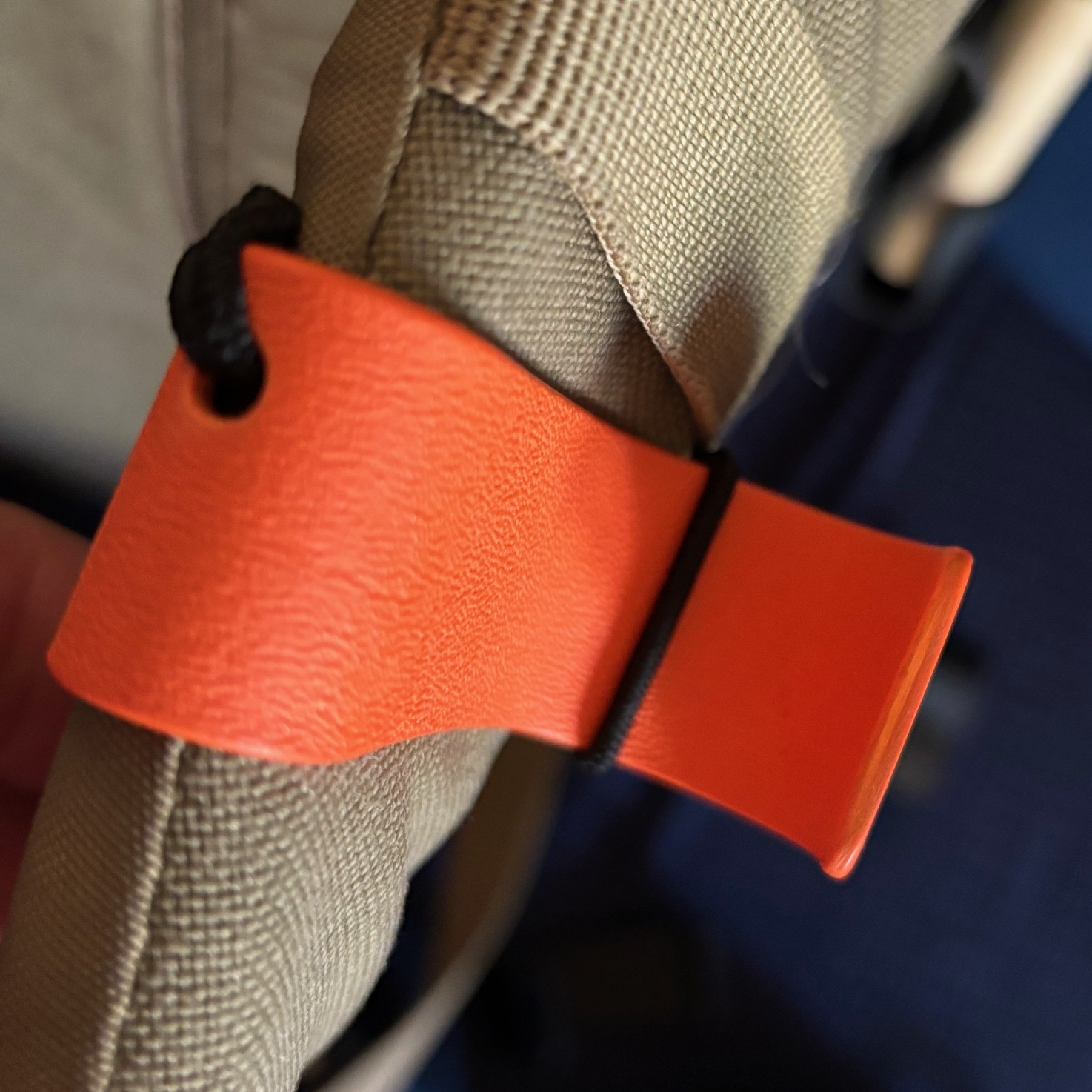 strap-shark-orange-on-bag